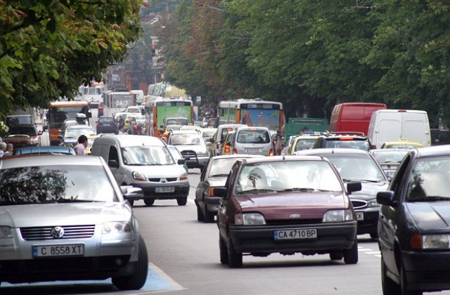 Задържаха шофьор, блъснал пешеходец и избягал