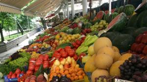 63 училищни лавки продават нездравословна храна