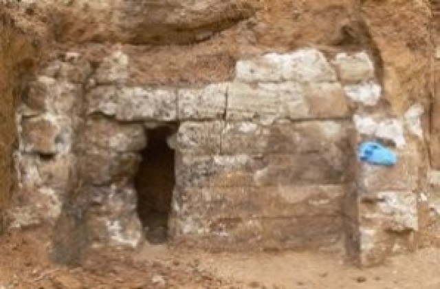 Tракийска скална гробница откриха в Западните Родопи