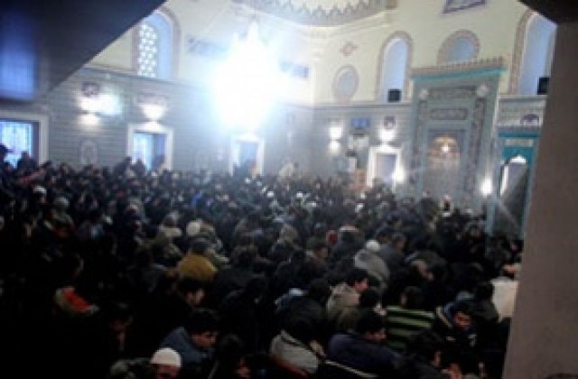 Близо 400 мюсюлмани от България са на поклонението в Мека