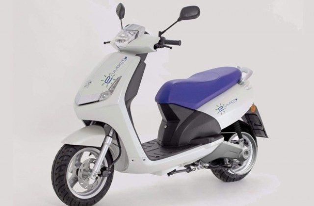 Peugeot пуска електрически скутер през 2011 г.