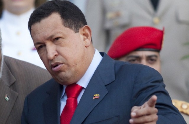 Уго Чавес води телевизионно си предаване дори болен от грип