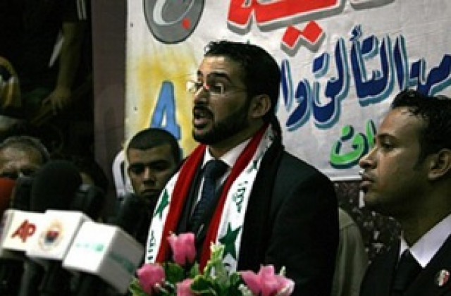 Обувка летя срещу журналиста, замерил Буш