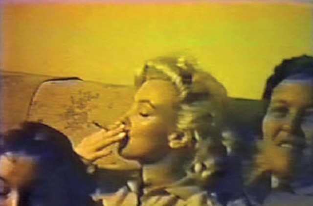 Филм показва Мерилин Монро да пуши марихуана