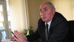 На търг продават днес перде и килим на длъжник на