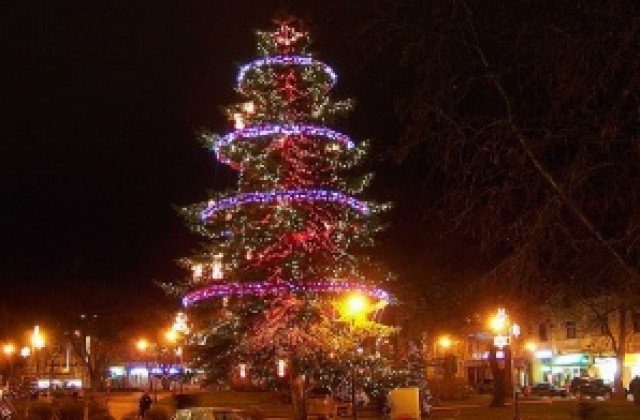 Кризата удари и Нова година, само варненски звезди на площада