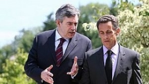 Браун и Саркози се обединиха за данък върху банкерските премии