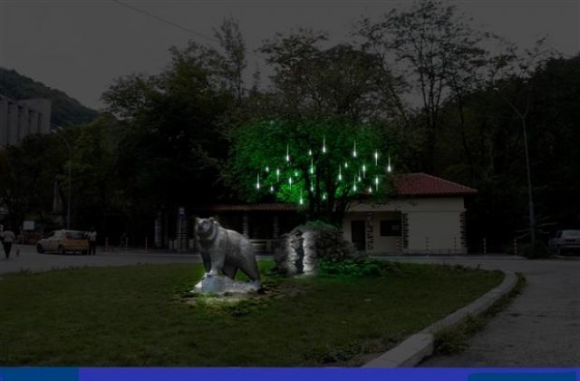 Окрадоха коледната украса пред входа на парк „Кьошковете”