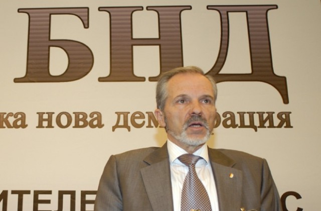 Политикът Борислав Великов катастрофира в София