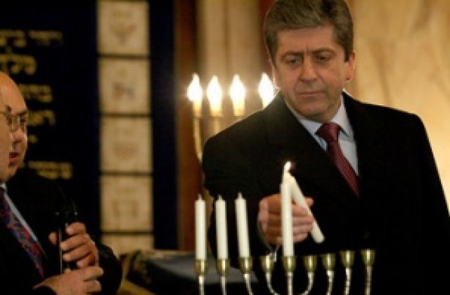 Георги Първанов уважи еврейския празник Ханука