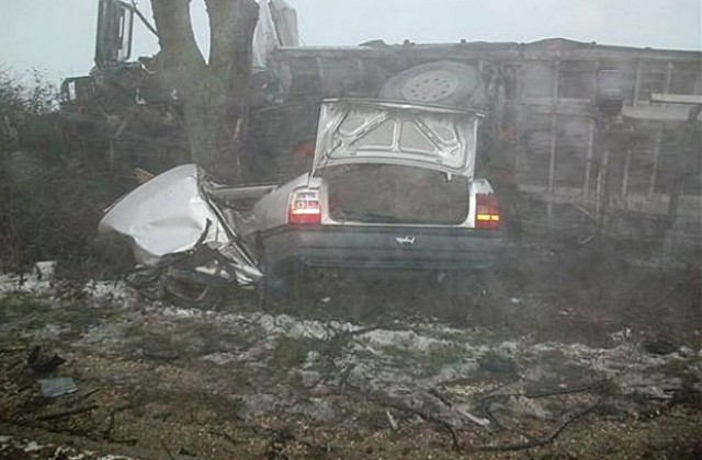Трима души загинаха при катастрофа по пътя Русе - Бяла