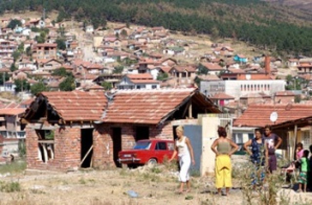 Прочистват ромската махала в Ямбол от незаконни постройки