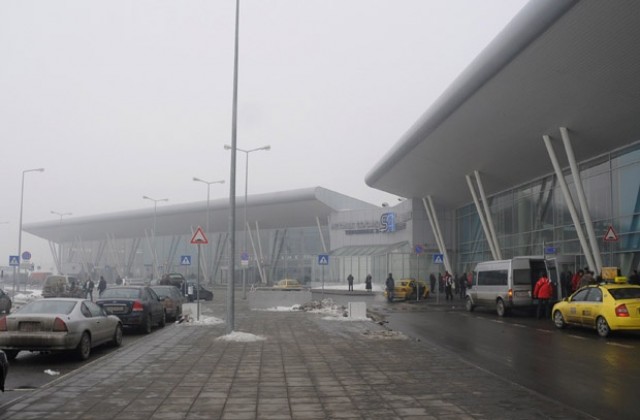 Сръбски самолет кацна аварийно на Летище-София