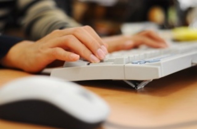 Фирми ще дават e-mail-и на НАП