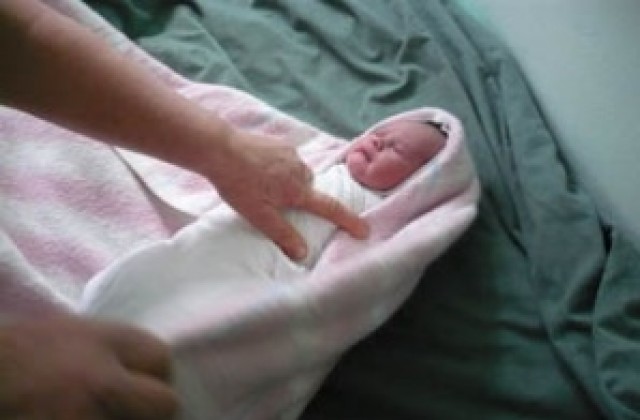 Момче и две момичета се родиха на Коледа в Разградско