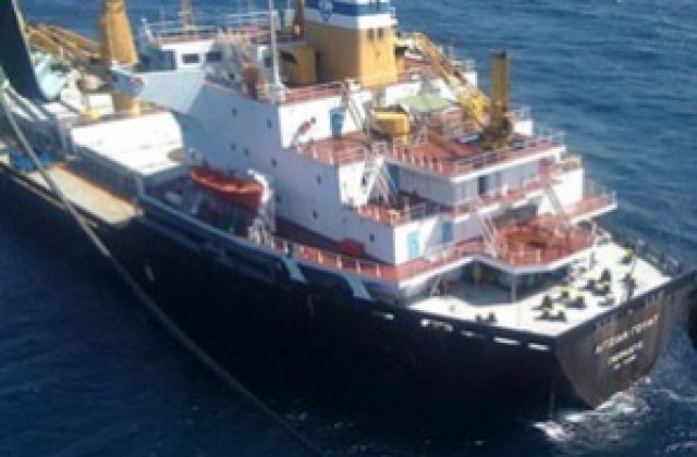 Опожареният гръцки кораб ще бъде откаран в Хюстън