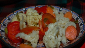 Откраднаха ракия и туршия