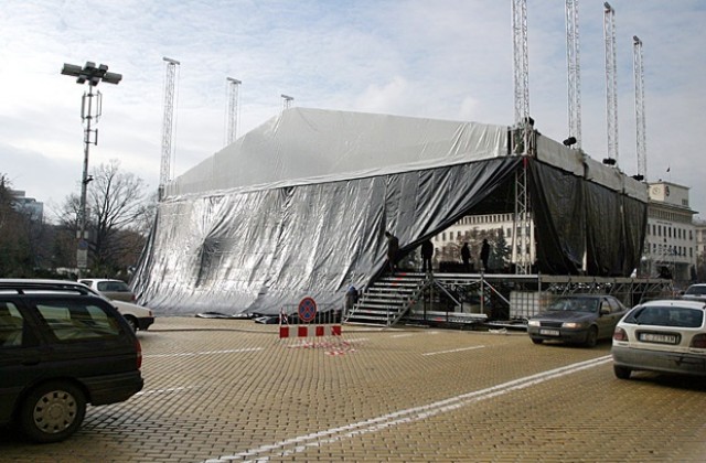 Без пиратки и алкохол в новогодишната нощ на пл. Княз Александър I
