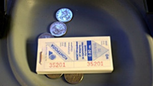 Ученици и студенти ще плащат повече за карти в градския