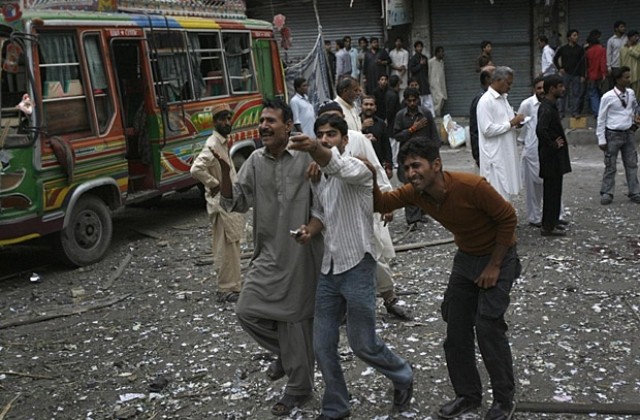 70 души загинаха при атентат по време на волейболен мач в Пакистан