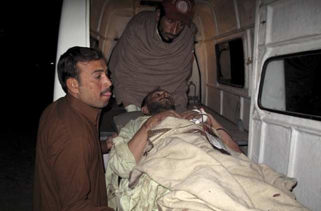 Расте броят на жертвите от атентата в Пакистан