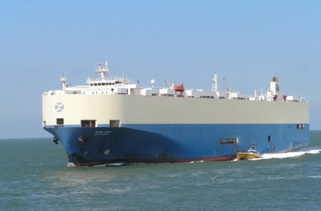 Пирати похитиха нов кораб с български моряци