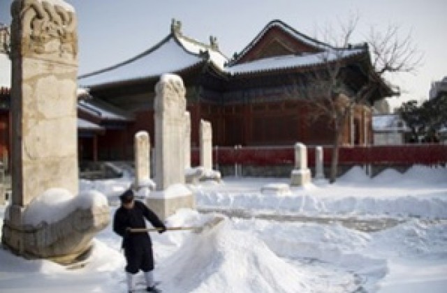 Студ скова Китай, Южна Корея и Индия, хаос в транспорта