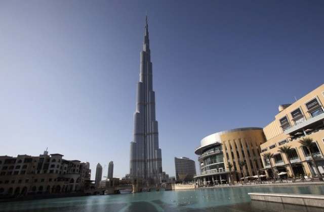 Бурдж Дубай - най-високата сграда в света