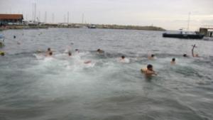 16 царевци скочиха в морето на Йордановден