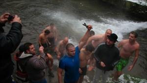 Кой извади богоявленския кръст в Казанлък