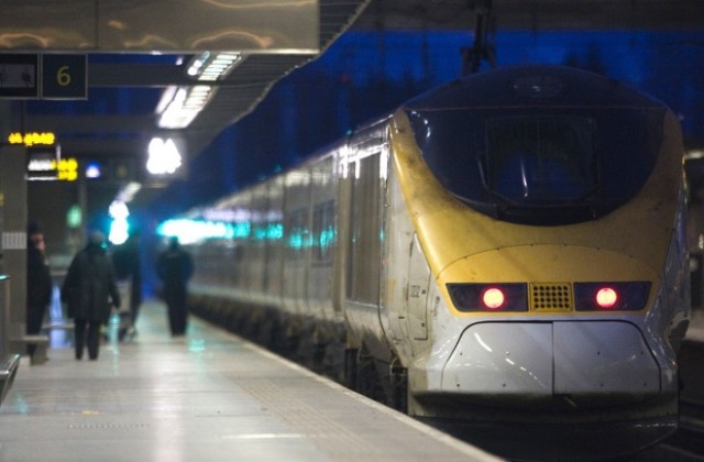 Влак на „Евростар беше блокиран в тунела под Ламанша