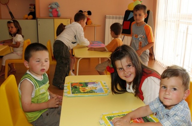 11 000 са свободните места в детските градини в страната
