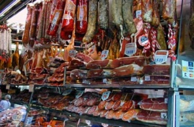 Крадци задигнаха месо и наденици в Шуменско