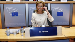 Кандидатурата на Желева виси на косъм