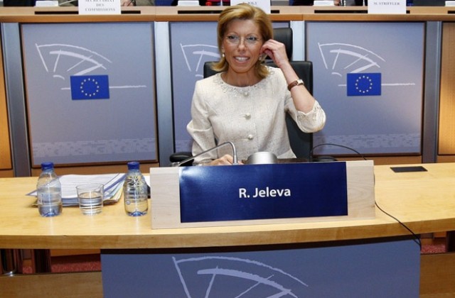 Кандидатурата на Желева виси на косъм