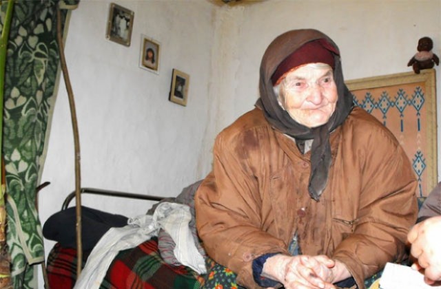 Двама столетници празнуват рождения си ден