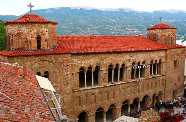 Отново въстанаха срещу присвояването на Охридската архиепископия от Македония