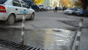 Кв Боян Българанов е без вода заради авария
