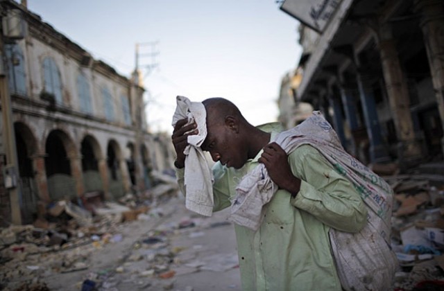 200 000 вероятно са загинали при земетресението в Хаити