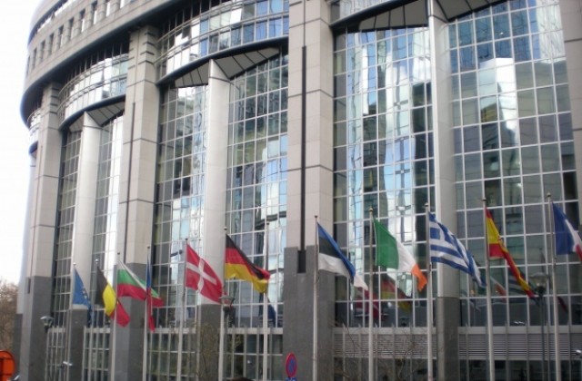 Докладчикът на ЕП призова Желева да оттегли кандидатурата си