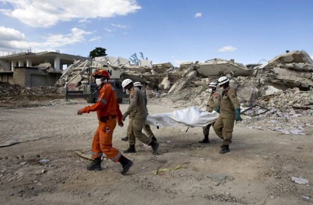 Около 50 000 са жертвите от земетресението в Хаити според СЗО