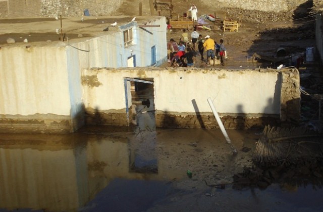 Осем души загинаха при наводнения в Египет и Израел