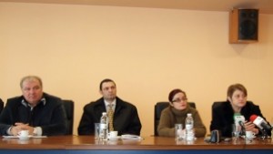 Общинските болници в безизходица може да оцелеят