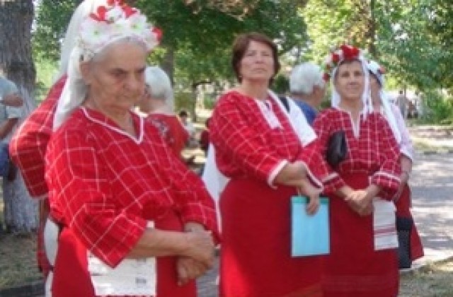 21 читалища празнуват Бабинден