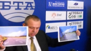 Областният управителИскам хората да научат истината