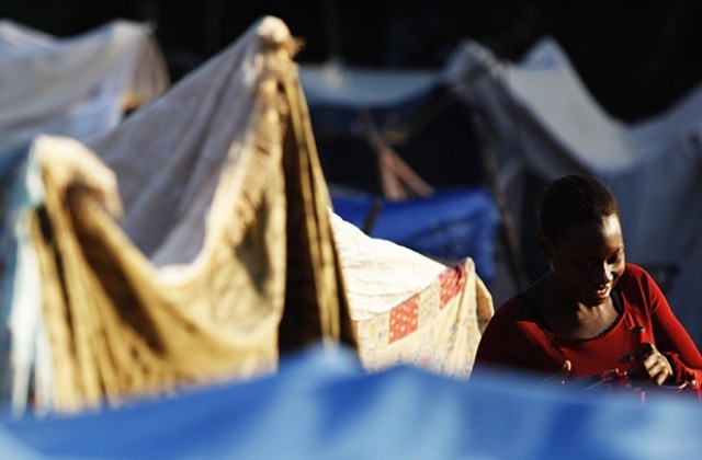 Близо 500 000 хаитяни се нуждаят от 100 000 палатки