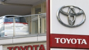 13 спад на продажбите на Toyota