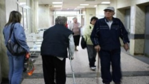 Опашка от изпотрошени пред спешните кабинети