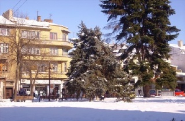 Ледени висулки заплашват бургазлии