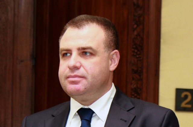 Министър Найденов спешно замина за Кулата